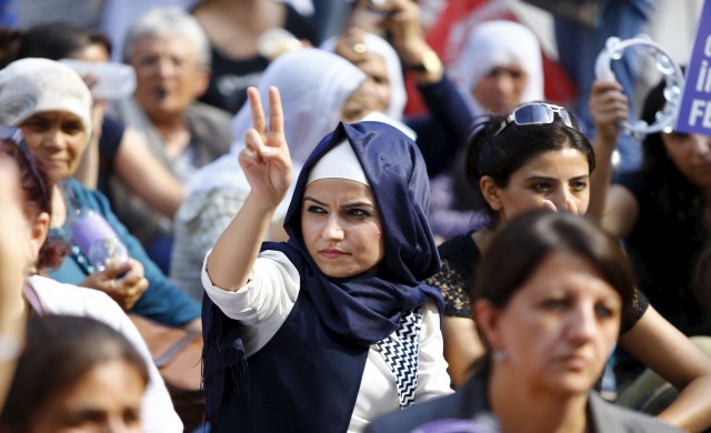 ชาวตุรกีเห็นต่างแผนต้านไอเอส