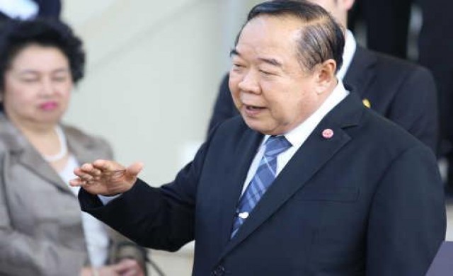 'ประวิตร'ปัดตอบปรับครม. ลั่นมืออาชีพทำเพื่อปท.