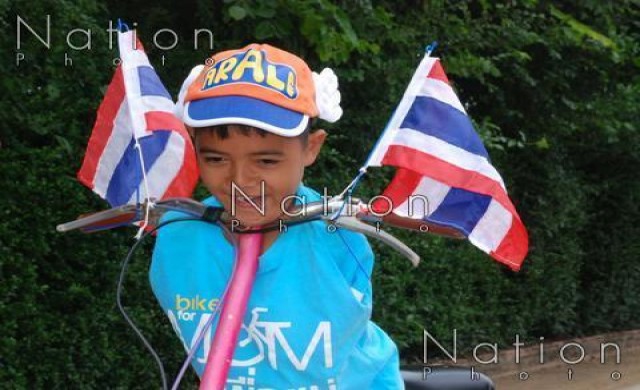 'น้องทาม'เด็กชายไร้แขน ร่วมปั่นเพื่อแม่