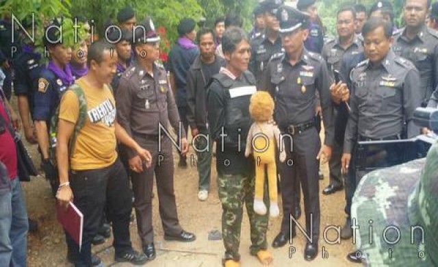 ตาสารภาพฆ่าหลาน2ขวบ ตร.พาทำแผนหวิดถูกประชาทัณฑ์ 