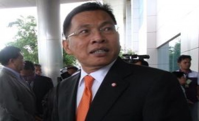 'วัฒนา'เข้าแจ้งความ หลังถูกชายคล้ายทหารทำร้าย