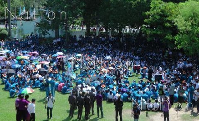 นร.นับพันประท้วงขับไล่ผอ.โรงเรียนชื่อดัง เชียงใหม่