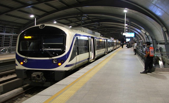 ประมูลจัดซื้อรถไฟฟ้าแอร์พอร์ตลิงค์จากจีน4.4พันล.โชยกลิ่น