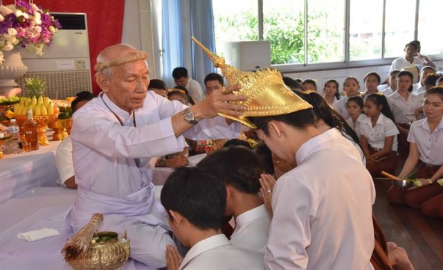 'ตุ๊กกี้'หลบเรื่องร้อน-ครอบครูมมส แจก10ทุนให้รุ่นน้อง