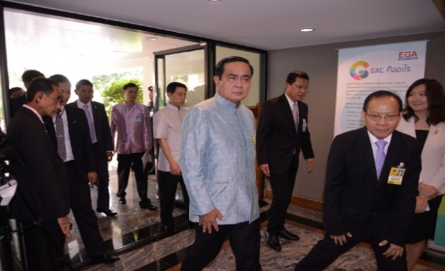 นายกฯนั่งหัวโต๊ะถกครม. เผยอาการป่วยดีขึ้นแล้ว