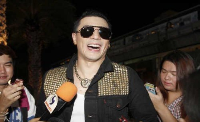 'โดม ปกรณ์' ขอเลื่อนพบสธ. ปมโพสต์เบียร์เป็น4พย.นี้