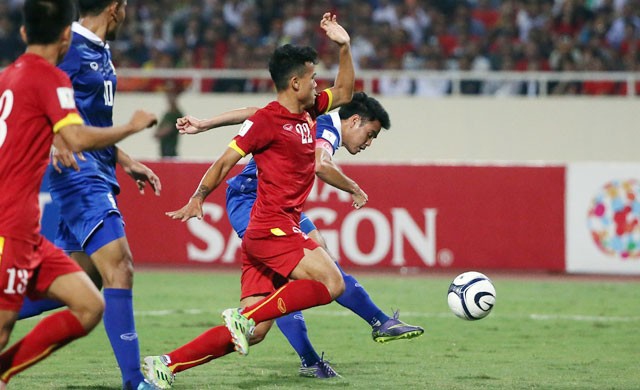 เว็บบอลผู้ดีซูฮก'อุ้ม' ลูกยิงเวียดนามยอดเยี่ยม