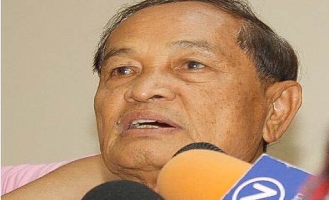 พ่อ 'ปอ ทฤษฎี' เผยผ่าตัดแก้ปัญหาตรงจุด-น่าจะดีขึ้น