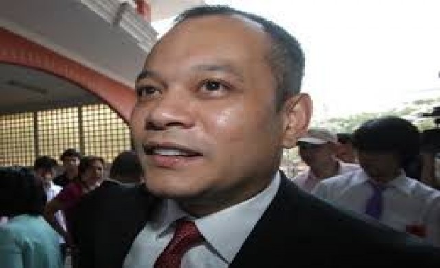 'ณัฐวุฒิ'หอบหลักฐานภาพถ่ายรถทหาร เฝ้าจับตา3เดือน ให้ตำรวจ