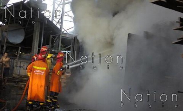 ไฟไหม้โรงอบไม้ยาง เสียหายไม่ต่ำกว่า 1 ล้านบาท