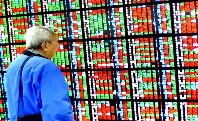 ดัชนีหุ้นเกาหลีใต้ เปิดตลาด บวก 2.15 จุด หรือ 0.11% 