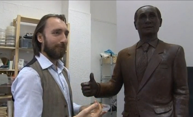 ศิลปินรัสเซียปั้นช็อกโกแลต 'ปูติน' เท่าตัวจริง