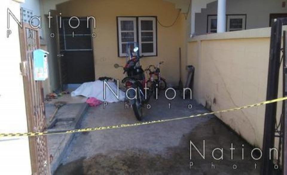 สลด!ผัวแทงเมียดับ ก่อนปักอกตัวเองตายตาม ลูก2คนร้องไห้ดูศพ