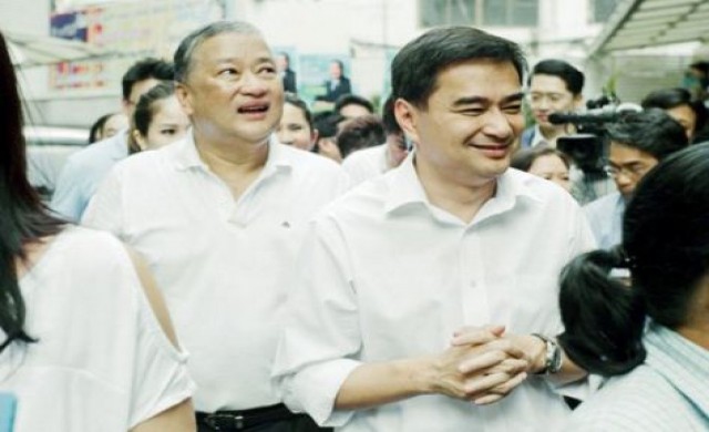 ปมร้าวฉาน 'อภิสิทธิ์-สุขุมพันธุ์' เกมเดิมพันอนาคตปชป.