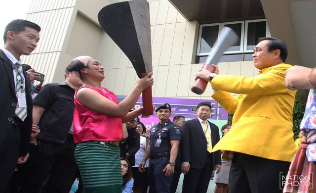 ฮา! ประยุทธ์ร่วมวง 'กระตั้วแทงเสือ'