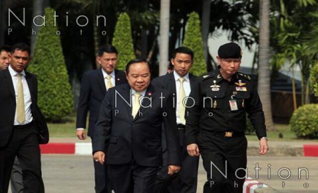 'ประวิตร' นำคณะเข้าอวยพรปีใหม่ 'ป๋าเปรม'