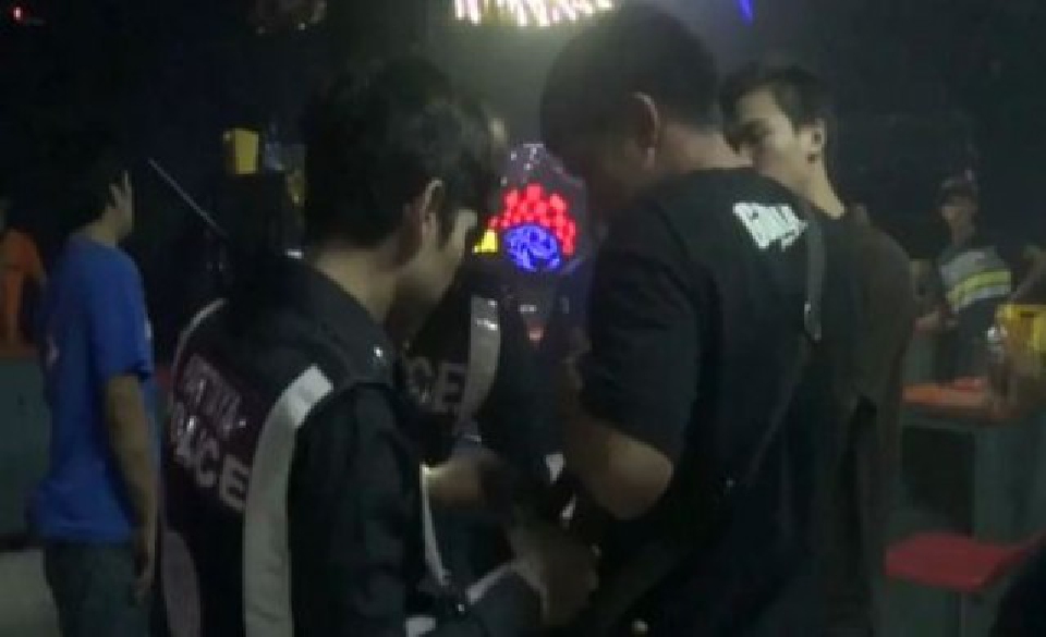 ตร.พัทยาลุยตรวจผับ หลังแชร์ว่อนภาพชายหญิงกระทำอนาจาร