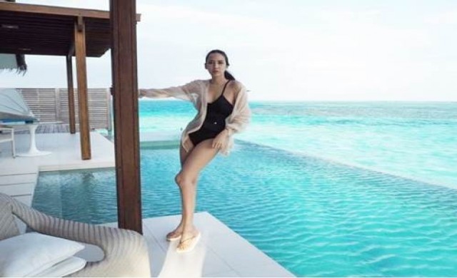 อูวว์ 'อั้ม-พัชราภา' อวดหุ่นชุดบิกินี่