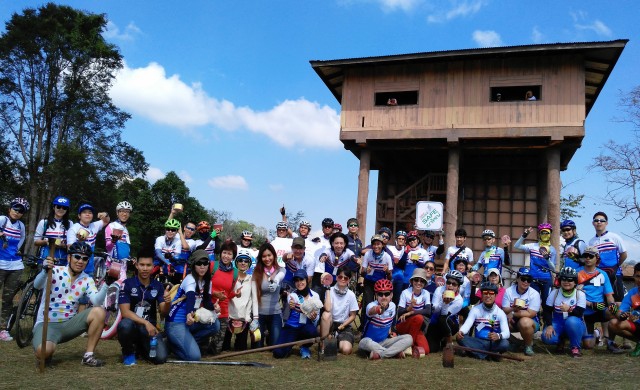 ด้วยรักษ์และสองล้อ ‘ปั่นไปทำโป่ง’ 