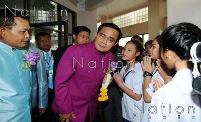 นายกฯขอให้ครูแนะนำทำตัวเป็นตัวอย่างที่ดีต่อนักเรียน