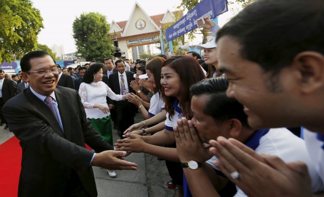 'ฮุนเซน' ใช้โลกออนไลน์ดึงเสียงคนหนุ่มสาว