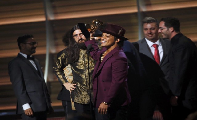 'Uptown Funk-Thinking Out Loud' ซิวรางวัลใหญ่ 'แกรมมี 2016'