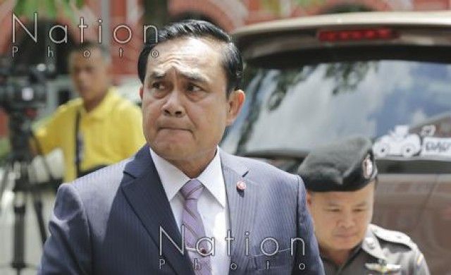 นายกฯ พร้อมคณะ บินตรวจพื้นที่อุทัยธานี