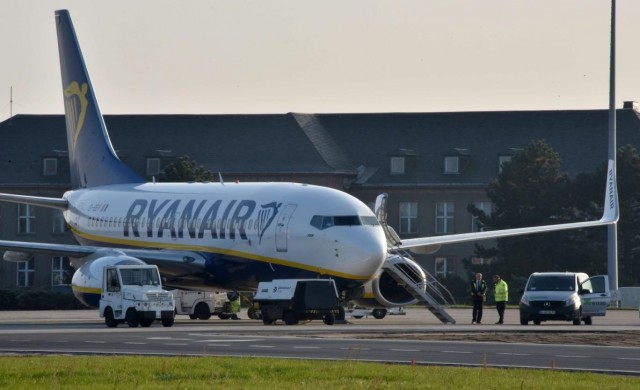 'หนุ่มอังกฤษ' ถูกไล่ลงจากเครื่องบิน