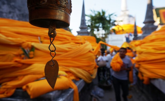 'น้ำใจ' ในวันแห่ผ้าฯ