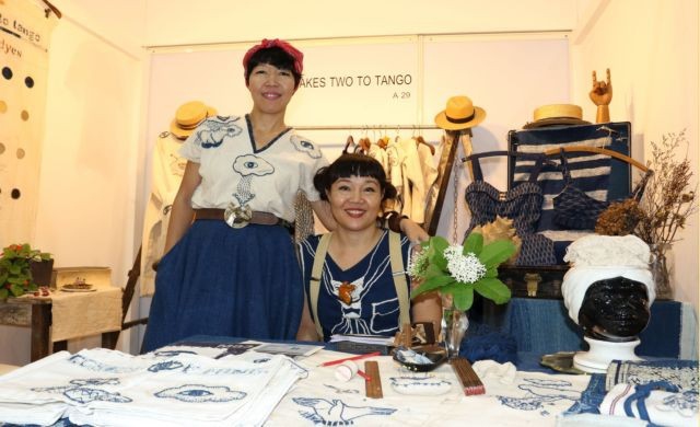 "IT TAKES TWO TO TANGO"แฟชั่นฮิพๆ ของฝาแฝดผู้รักดนตรี 