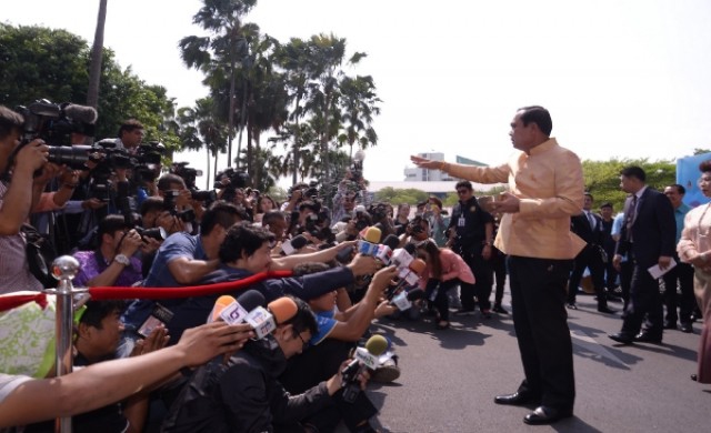 'ประยุทธ์' สั่งตรวจสอบ 'ปานามา เปเปอร์ส' มีรายชื่อคนไทย