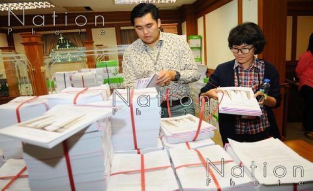 'สุรพงษ์' แนะุปชช.อัดคลิป หากพบคนชี้นำรับร่างรธน.