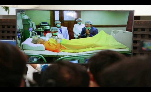 ธรรมกายโชว์คลิป 'พระธัมมชโย' นอนเตียงผู้ป่วย