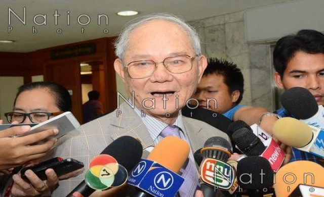 'มีชัย' เตรียมของบเพิ่มให้ครู ค.เผยแพร่ รธน.