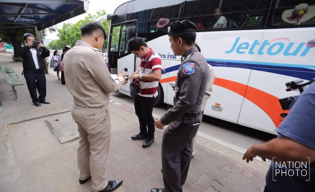 ตั้งจุดตรวจไกด์เถื่อนย่านพัฒนาการ เข้มงวดทัวร์จีน