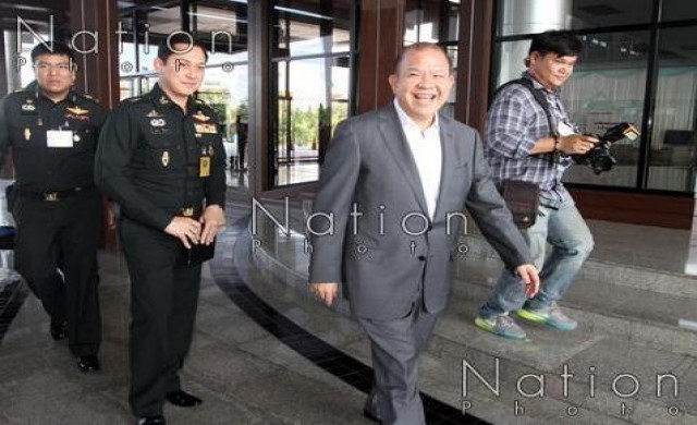'พิชัย' ประเดิมพาครอบครัวทัวร์ฮ่องกง หลังคสช.เลิกห้ามบินนอก