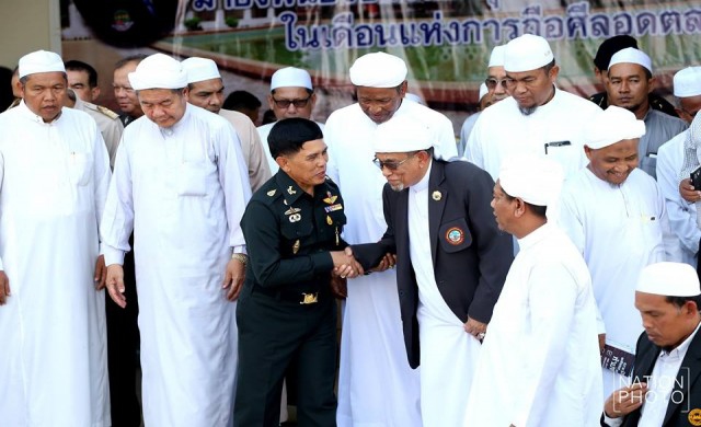 แม่ทัพภาค4 พบผู้นำศาสนาอิสลาม4จชต. ก่อนรอมฎอม