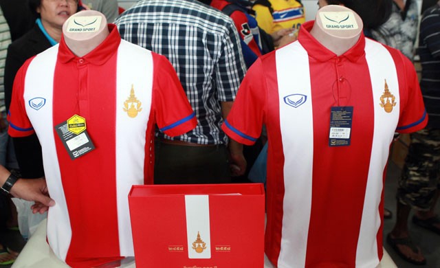 เสื้อ100ปีเกลี้ยง ราคากระฉูด 'แกรนด์สปอร์ต'ยันผลิตรอบ2