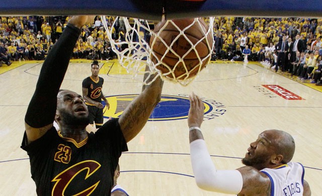 กีฬารอบโลก : 'เลบรอน'นำแคฟส์อัดนักรบไล่2-3