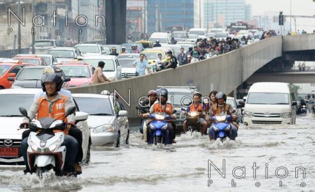 กทม.ชงครม.ไฟเขียวงบ2.4พันล้าน ขยายท่อระบายน้ำ 