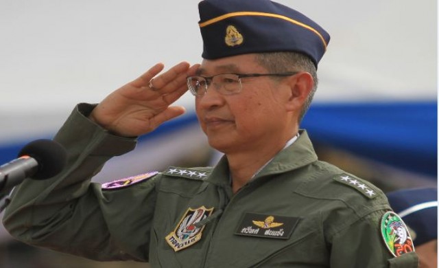 'ผบ.ทอ.'เรียกประชุมค้นหาผู้รอดชีวิตเหตุ ฮ.ทบ.ขาดการติดต่อ  