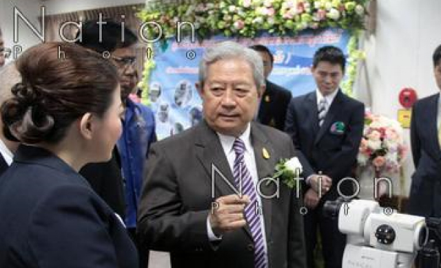 'องคมนตรี' เผยในหลวงทรงห่วงหนี้สินครู