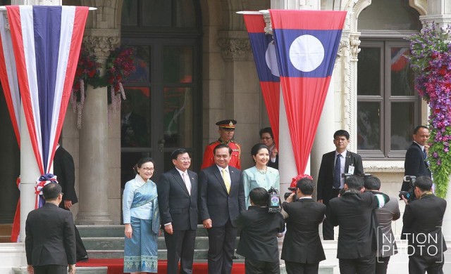 นายกฯลาวเยือนไทย 'ประยุทธ์'นำตรวจแถวทหารกองเกียรติยศ