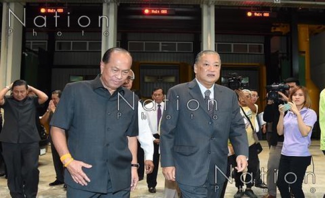 มท.สอบ 'ผู้ว่าฯกทม.' ปมไฟประดับ39ล.-สั่งปลดให้รอก่อน