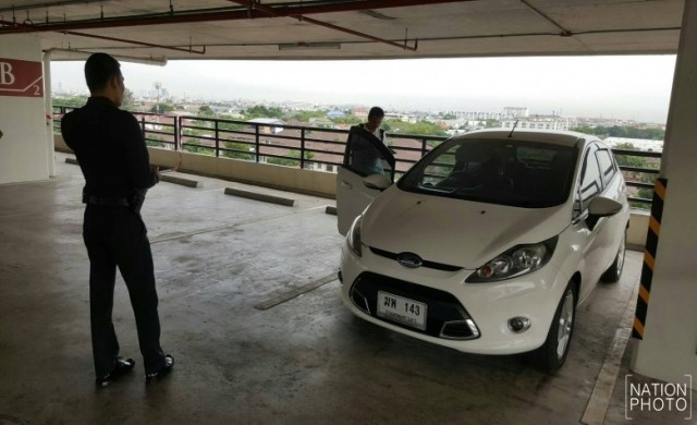 'แอร์โฮสเตสสาว'เครียดปัญหาส่วนตัว ดิ่งห้างดังดับ