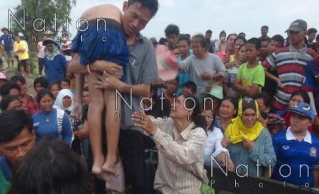 เด็กม.1ลื่นไถลตกคลองส่งน้ำจมดับ