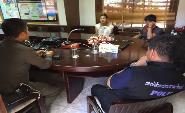 'กาบแก้ว'สาวชาวลาว เดินทางมอบตัวสู้คดี'นางไก่'