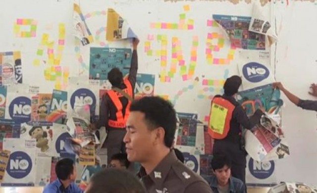 ตร.-ทหาร บุกรื้อเวทีพูดเพื่อเสรีภาพรัฐธรรมนูญกับคนอีสาน 