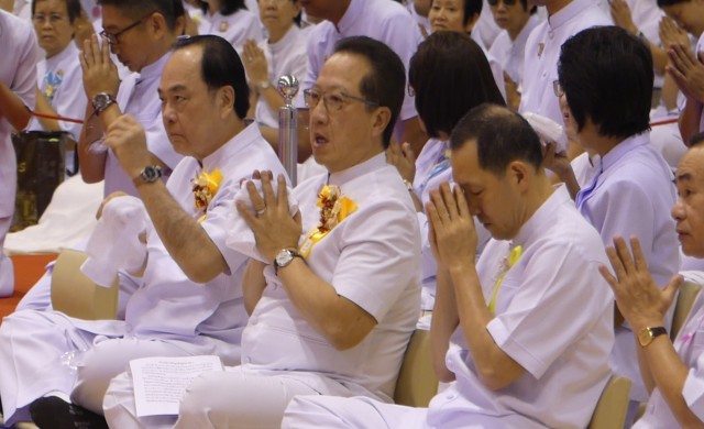 'เจ้าสัวบุญชัย' นำทัพศิษย์ธรรมกายร่วมบุญพิธีวันสมาธิโลก