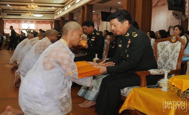 ผบ.สส.ประธานบวชพระ85รูป ถวาย 'พระราชินี'